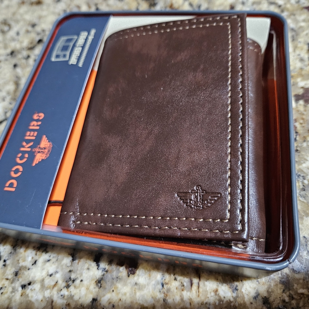 Dockers Men's Trifold Wallet